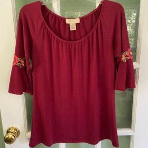 Scoop neck, bell sleeve